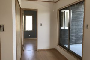 山口市新築住宅　廊下